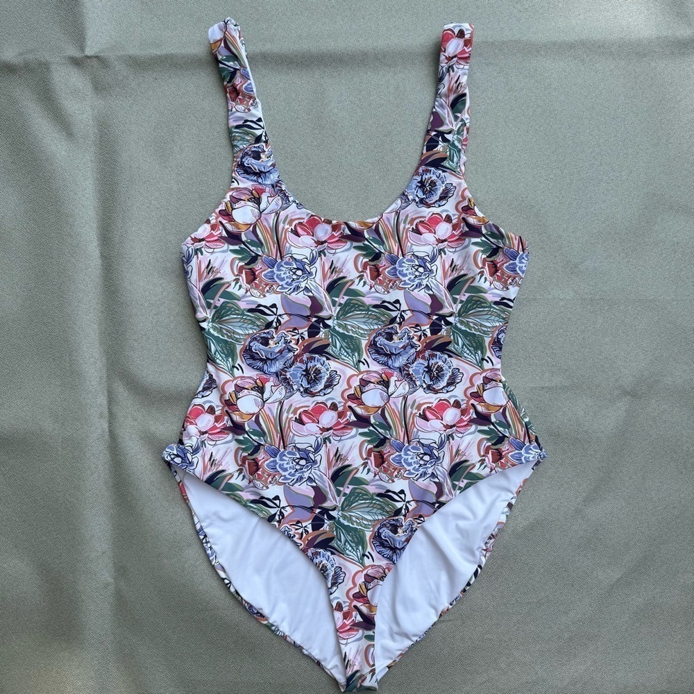 Dippin Daisy's Women’s One Piece Swimsuit Low Cut Floral NWOT M